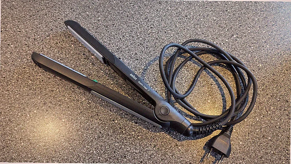 Braun Satin Hair 7 Glätteisen, IonTec, Schwarz/Silber
