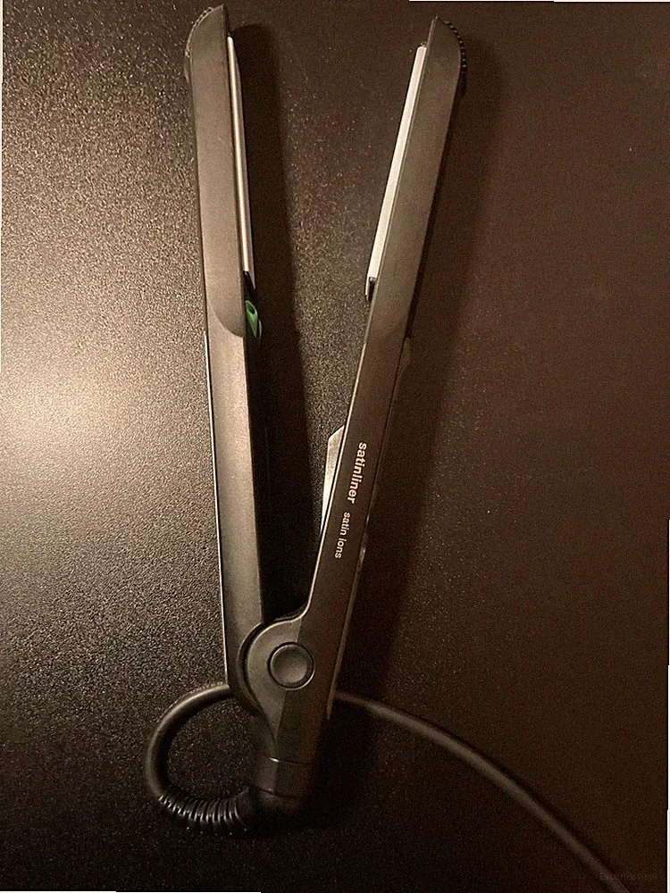Braun Satin Hair 7 Glätteisen - Keramikplatten & Ionentechnologie