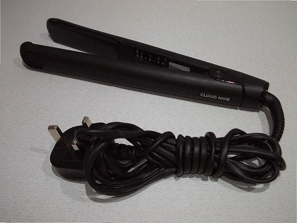 Cloud Nine Original Iron C9-M1.2 Haarglätter UK Stecker - sehr guter Zustand