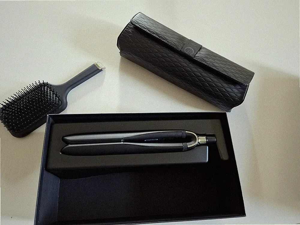 ghd iced luxe platinum+ styler gift set