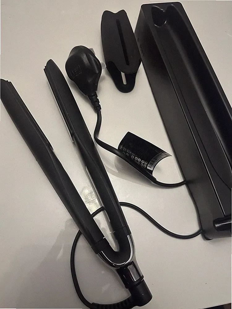 GHD Platinum Plus Professioneller Haarglätter Schwarz Brandneu im Karton