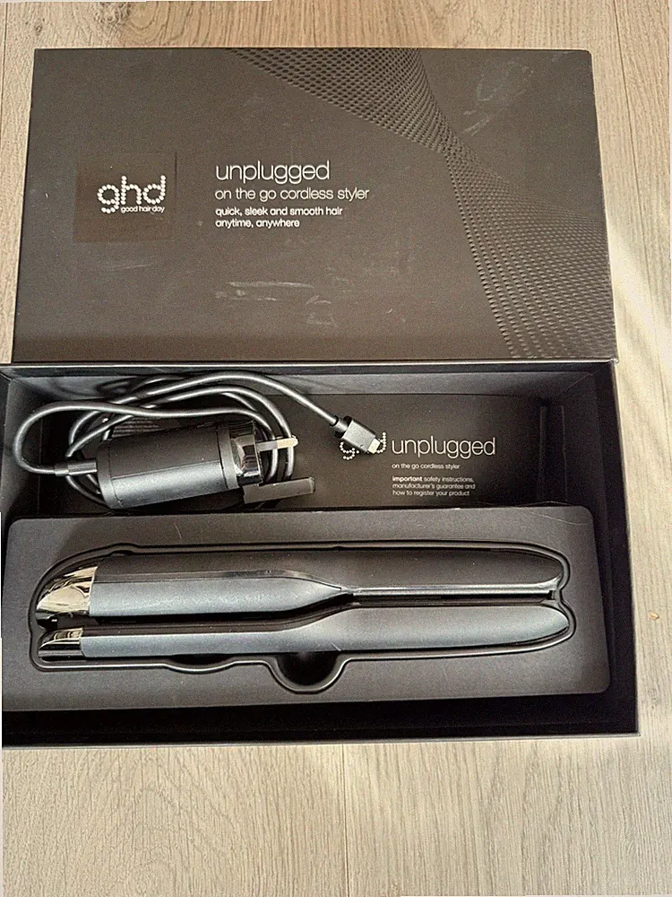 GHD Unplugged Glätteisen schwarz / funktioniert nicht?