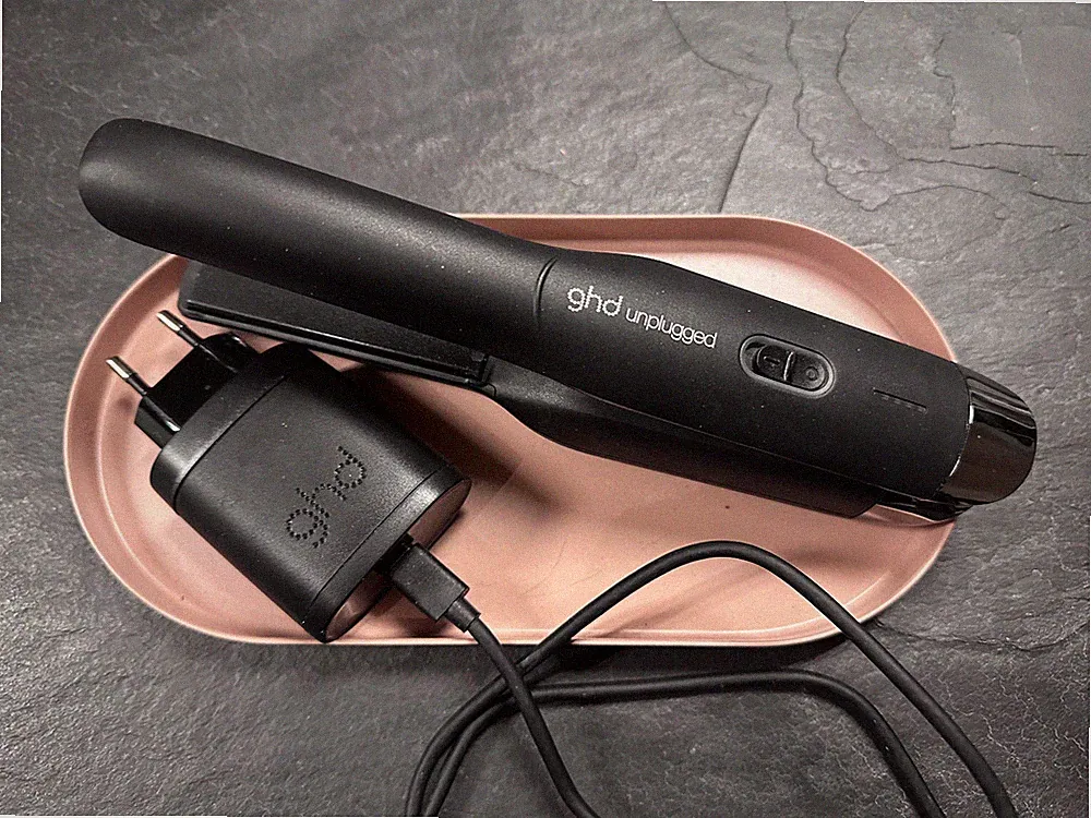GHD unplugged Glätteisen schwarz kabellos