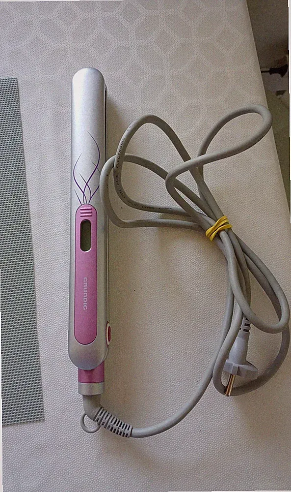 Glätteisen Grundig