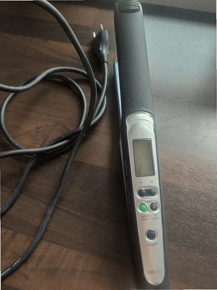 Glätteisen von BRAUN, Satin Hair 7 mit IONTEC, neuwertig