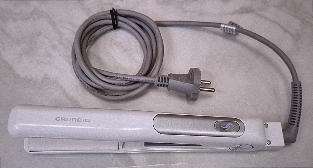 Grundig HS 3830 Haarglätter Glätteisen Locken Keramik Straight Curl Haar Styler