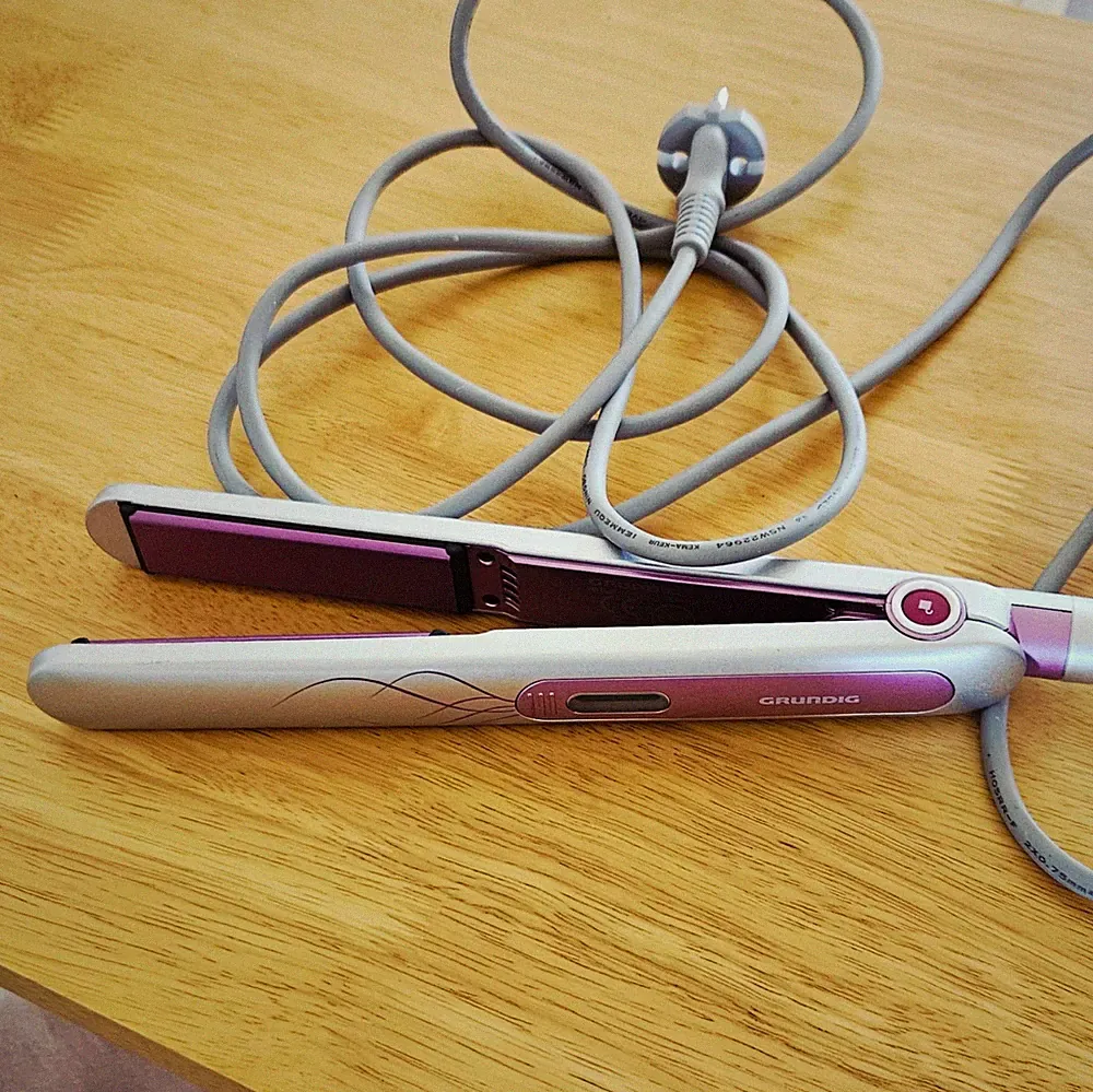 grundig glätteisen pink