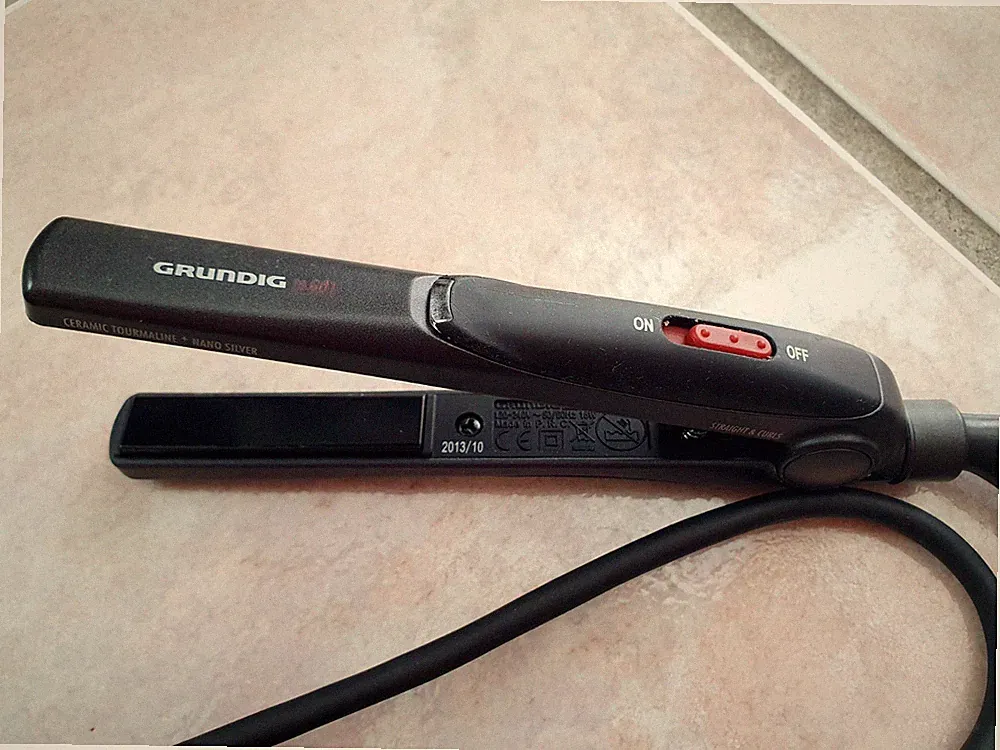 GRUNDIG Mini Hair Styler "TO GO" Straight & Curls Haarglätter Schwarz