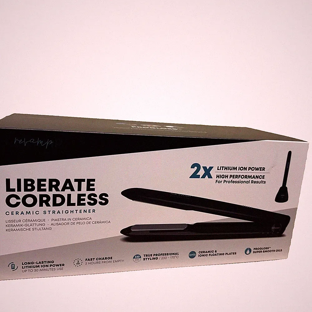 Neu Revamp Progloss Liberate kabelloser Keramik Haarglätter wiederaufladbar
