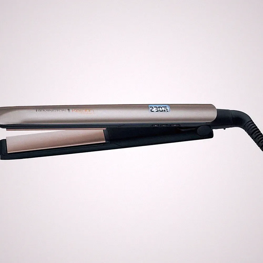 Remington S8540 Keratin Protect Glätteisen Beige Keramik max: 230 °C (50 Watt)