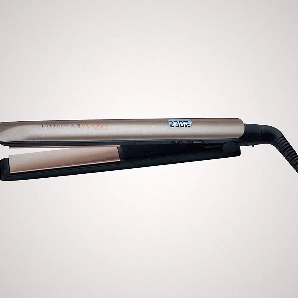Remington S8540 Keratin Protect Glätteisen Beige Keramik max: 230 °C (50 Watt)