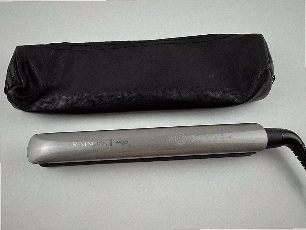 Remington S8593 Ausstellungsprodukt Glätteisen Keratin Protect 160-230°C