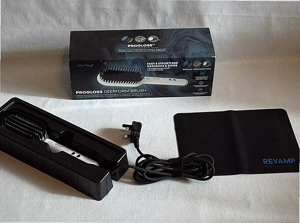 Revamp Progloss Deepform Brush Keramik Glättbürste weiß BR-1850 (2090)