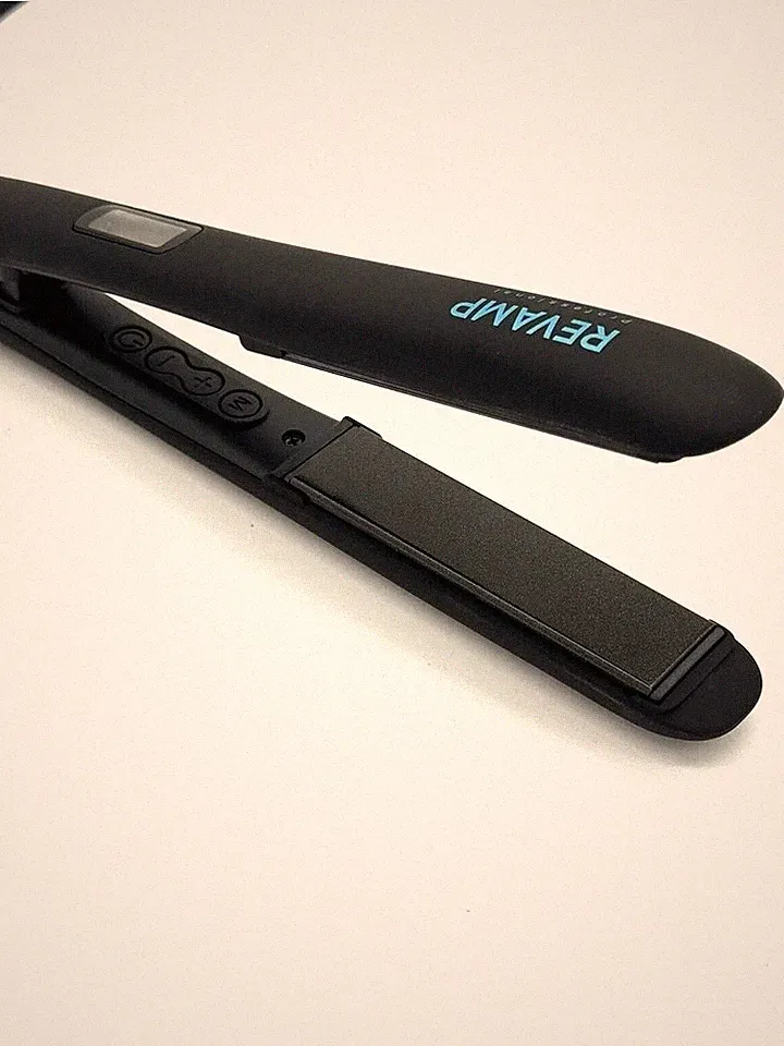 REVAMP Progloss Digital Keramik Glätteisen Locken & Glätten