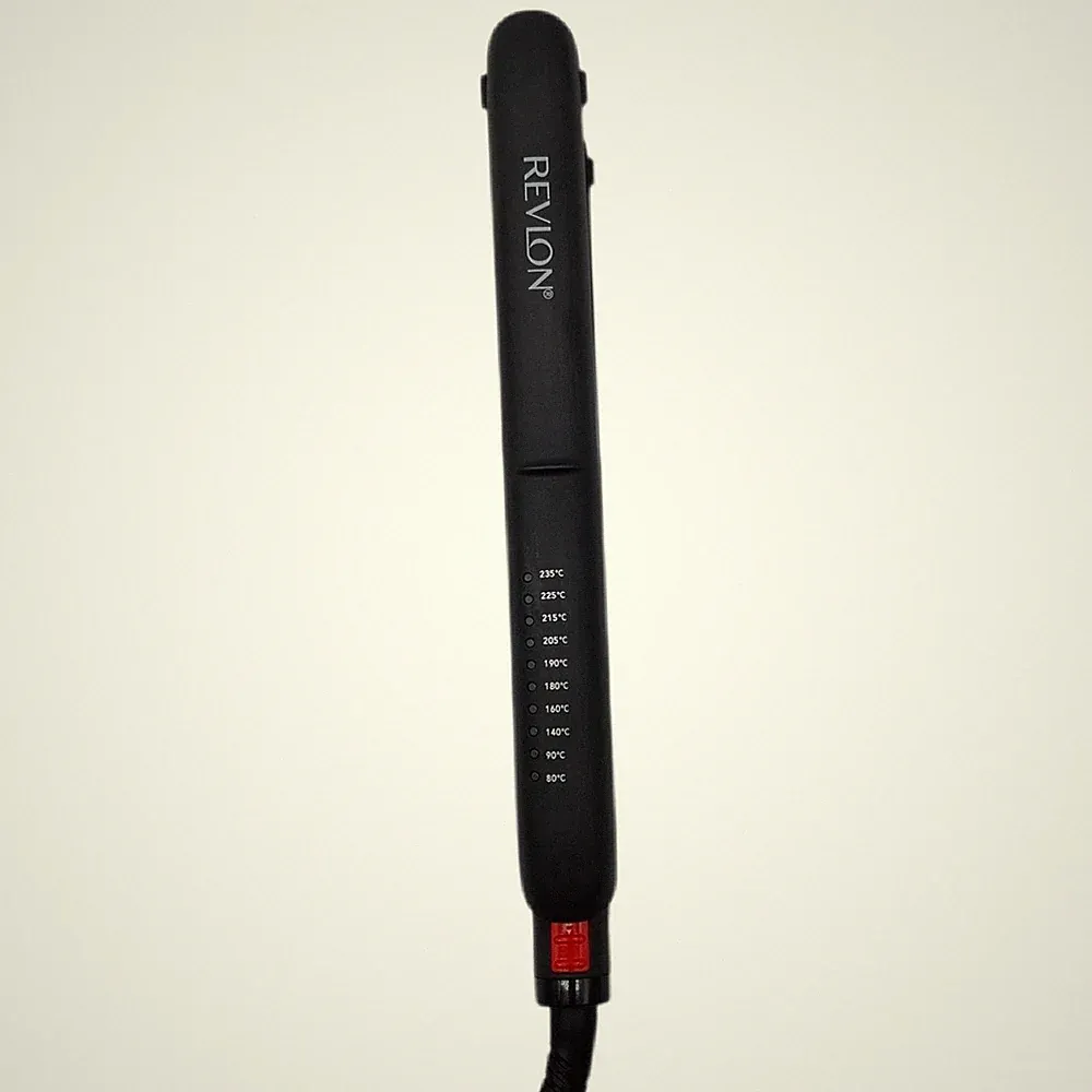 Revlon SmoothStay 25 mm Glätteisen mit Kokosnussöl-Infusion + Reisebeutel (schwi