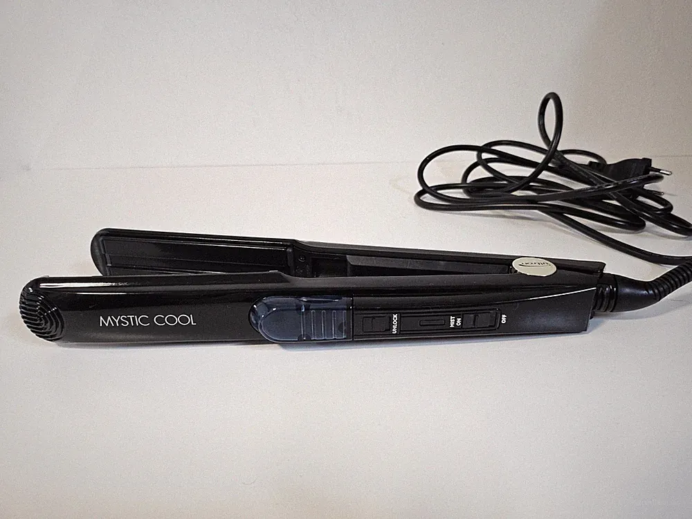 Ultron Mystic Cool – Professionelles Dampf-Glätteisen (Schwarz)